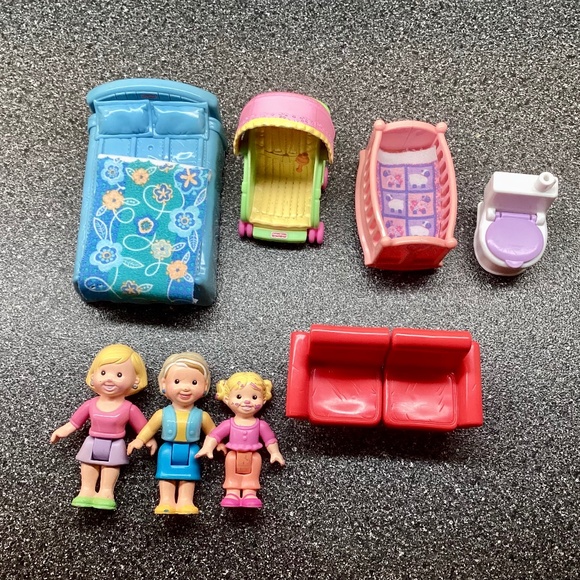 Vintage Fisher Price Doll’s House Figures and Furniture - Picture 1 of 2
